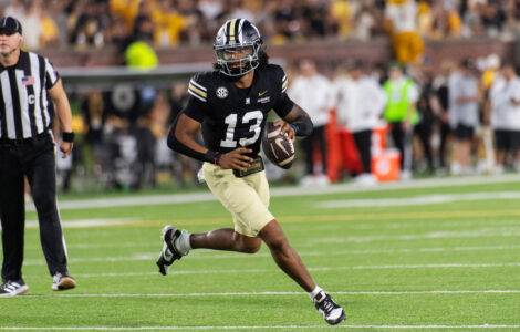 Roberts runs for 122 yards and a TD, No. 20 Missouri hangs on after a slow start to beat Troy 27-17